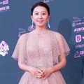 Kim Hee Ae di red carpet The Seoul Awards 2018.