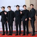 GOT7 kompak memakai setelan hitam di Asia Artist Awards 2018.