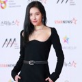 Sunmi tampil seksi mengumbar dada di Asia Artist Awards 2018.