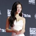Jung Chae Yeon di Red Carpet MAMA 2018 Korea