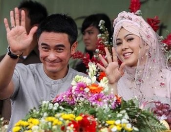 Zumi Zola dan Sherrin Batalkan Resepsi Pernikahan 22 April