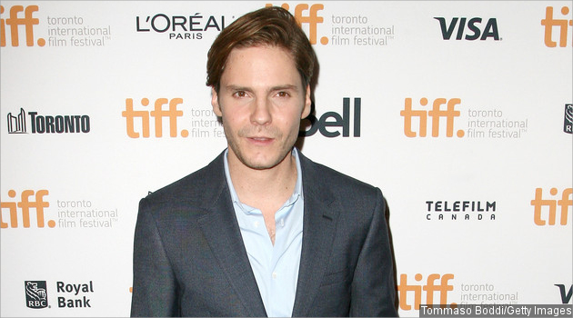 Daniel Bruhl Akan Jadi Musuh Chris Evans di 'Captain America: Civil War'