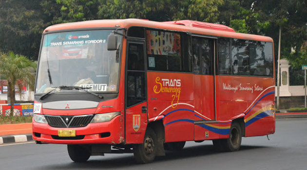 telolet suara bus dan suara raya di klakson melaju jalan media mengunggahnya bus yang ke