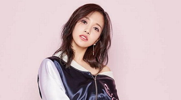 Bikin Topi Rajutan untuk Disumbangkan, Mina Twice Tuai Banyak Pujian