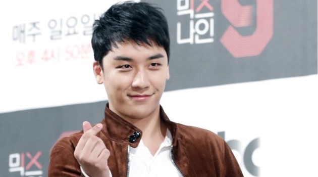 Hadiri Pernikahan Taeyang-Min Hyo Rin, Seungri Pamer Foto Ganteng