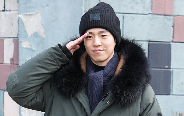 Sudah Jalani Wamil, Lee Hyun Woo Pamer Foto-Foto Saat Gunduli Rambut