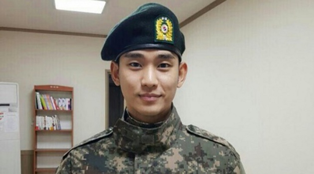 Santai Saat Wamil, Beredar Foto Kim Soo Hyun Kunjungi PC Bang