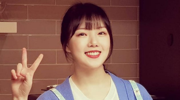 Cerianya Yerin G-Friend Bahas Belanja Online Hingga Pamer Anting Baru