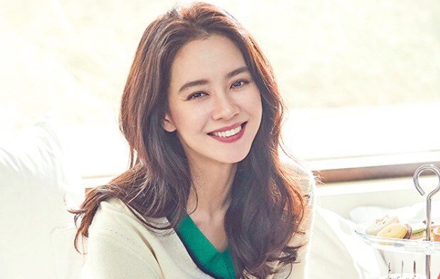 Ini Alasan Song Ji Hyo Tak Mau Gunakan SNS Meski Populer