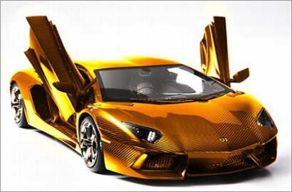 Model Lamborghini Aventador Berlapis Emas dan Bertabur 700 Berlian