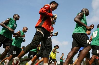 ISL 2011-2012: Persija Awasi Kekompakan Tim Papua
