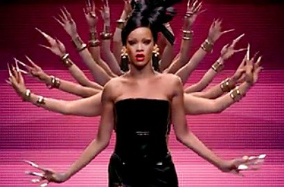 Rihanna Bagaikan Seorang Dewi di Video Musik Coldplay 'Princess of China'