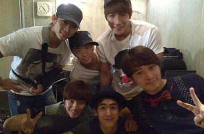 Nichkhun Rayakan Ultah Bareng Personil 2PM
