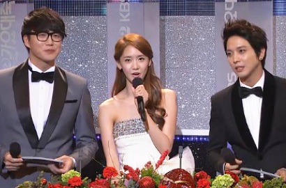Yoona SNSD Tampil Cantik dan Natural Saat Jadi Host KBS Song Festival
