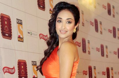 Aktris Bollywood Jiah Khan Gantung Diri Karena Frustasi