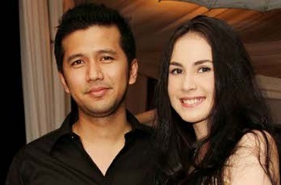 Arumi Bachsin Melahirkan Anak Perempuan