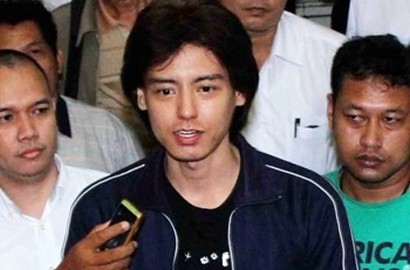 Pukul Tembok Penjara Sampai Berdarah, Roger Danuarta Stres?