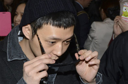 Foto Yoochun JYJ di Bandara Menang Penghargaan Jurnalistik