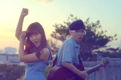 Akdong Musician Rilis Video Musik 'Give Love'