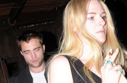 Robert Pattinson Pacari Teman Kristen Stewart?