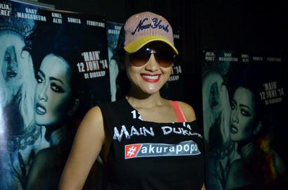 Dewi Persik Bebas 13 Mei, Jupe No Comment