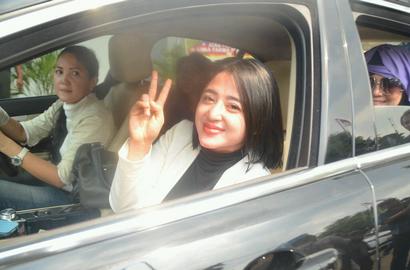Pasca Bebas, Dewi Persik Hibur Para Napi di Rutan