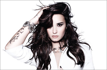 Demi Lovato Bangga dengan Tur Dunia Pertamanya