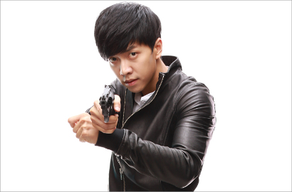 Cidera Belum Sembuh, Lee Seung Gi Tak Bisa Syuting 'You're Surrounded'