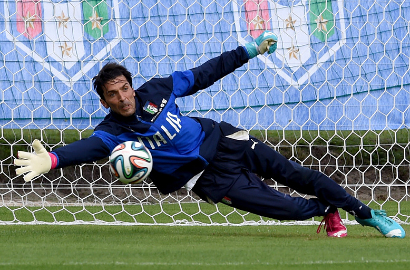 Gianluigi Buffon Diragukan Tampil di Laga Italia vs Inggris