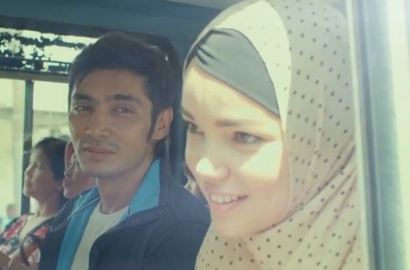Dewi Sandra Ungkap Adegan 'Haji Backpacker' di Video Klip 'Aku Pulang'
