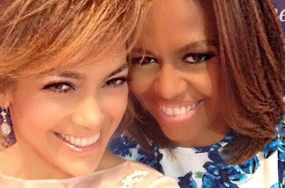 Jennifer Lopez Bangga Foto Selfie Bareng Ibu Negara Michelle Obama