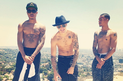 Justin Bieber Bertingkah Konyol dan Ajak Fans Bersenang-Senang