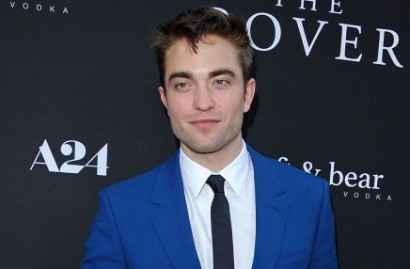 Robert Pattinson Tak Peduli Lagi Pernah Diselingkuhi Kristen Stewart