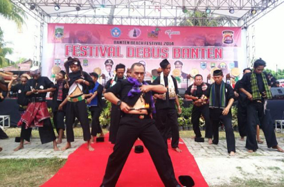 2000 Orang Raih Rekor MURI di Festival Debus Banten 2014