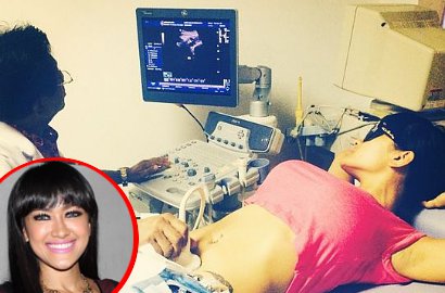 Julia Perez Nangis Tanggapi Dugaan Kanker Rahim