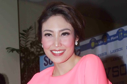 Debut Jadi Penyanyi, Ayu Dewi Siapkan Mic Rp 80 Juta?