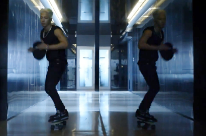 Taeyang Jadi Model Iklan Sepatu Nike