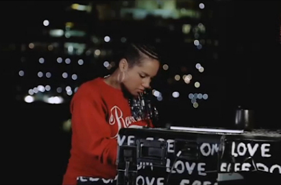 Alicia Keys Bocorkan Lagu Baru 'I Am Here'