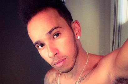 Lewis Hamilton Telanjang Dada dan Selfie Usai Menang di GP Italia 2014