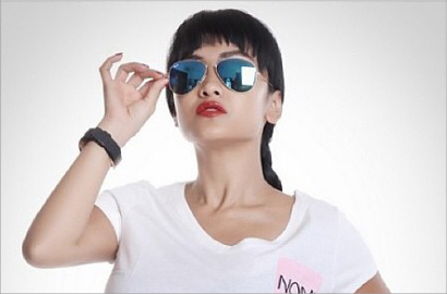 Julia Perez Makin Seksi dengan Pusar Ditindik