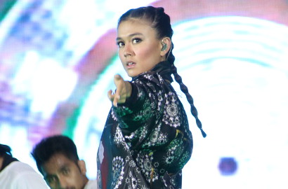 Bodyguard Bantah Agnez Mo Artis Sok dan Sombong