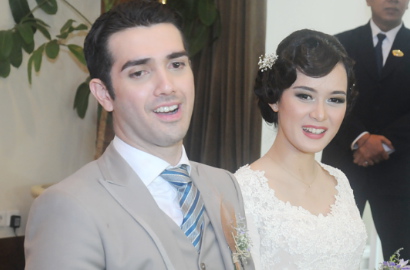 Fachri Albar dan Renata Kusmanto Nantikan Anak Pertama