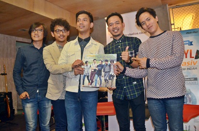 D'Masiv Rilis Album 'Hidup Lebih Indah' dalam Piringan Hitam