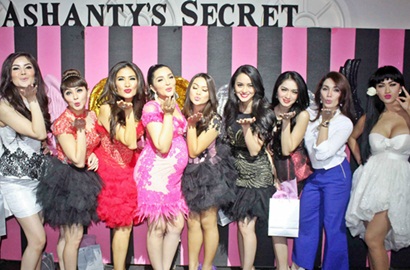 Hebohnya Pesta Tujuh Bulanan Ashanty Ala Victoria Secret
