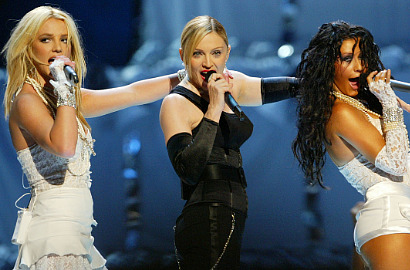 Mantan Manager Britney Spears Mengaku Pernah Dicium Madonna