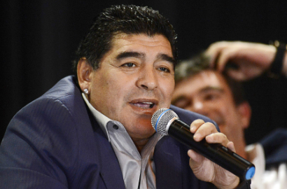 Diego Maradona Terekam Kamera Pukuli Mantan Tunangannya