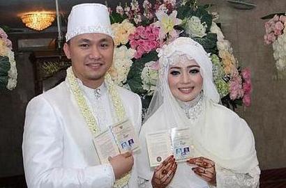Ke Resepsi Pernikahan, Nuri Maulida dan Suami Naik Lamborghini