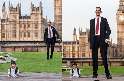 Pria Tertinggi dan Terpendek Sedunia Akhirnya Bertemu di London