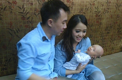 Winda Viska dan Suami Lega Sudah Akikah Anak Pertama