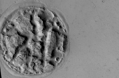 Penampakan Aneh di Planet Mars Bingungkan Ilmuwan NASA